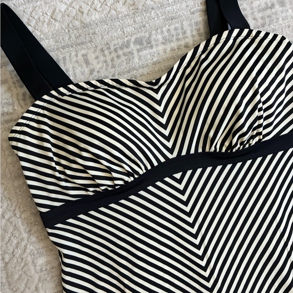 Athleta Women's Striped Pura Swim Dress 36 D/DD NWOT - Picture 3 of 6